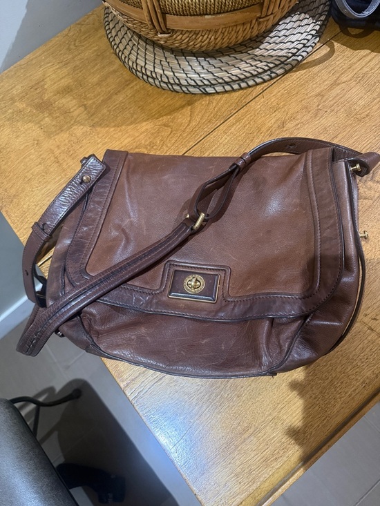 Mark by Mark Jacobs￼ Handbags - Brown Leather Messenger Bag with Turn-Lock Closure